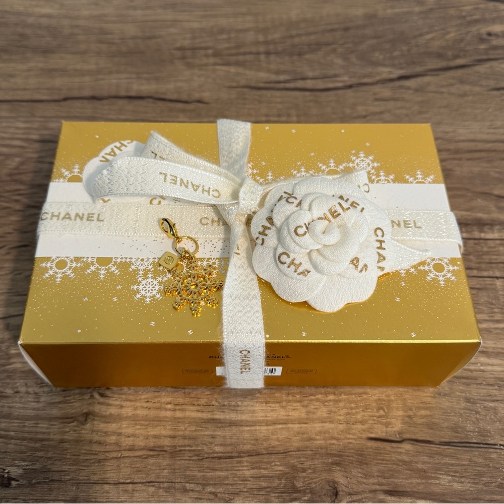 Chanel White and Gold Accessory Set